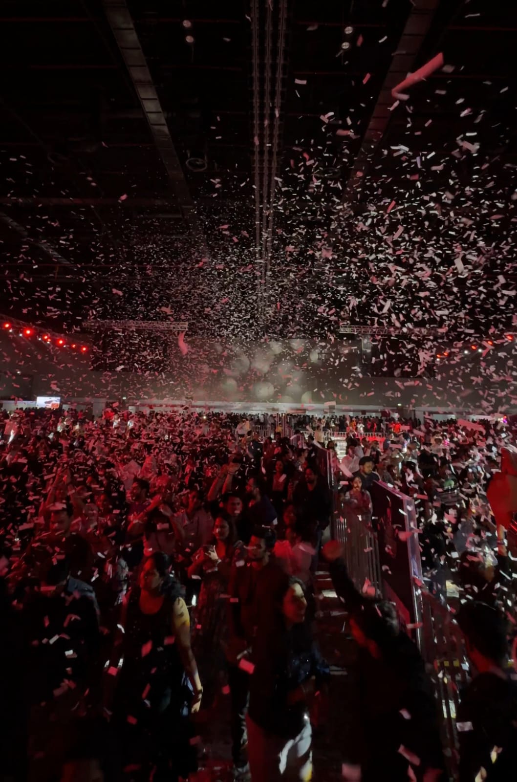 Confetti raining over the Jam Junxion crowd